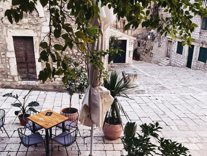 The old town of Šibenik. Where almost everything is made out of white flagstones and marble ✨..