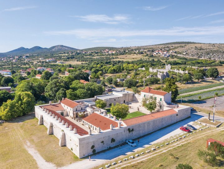 maskovica-han44
