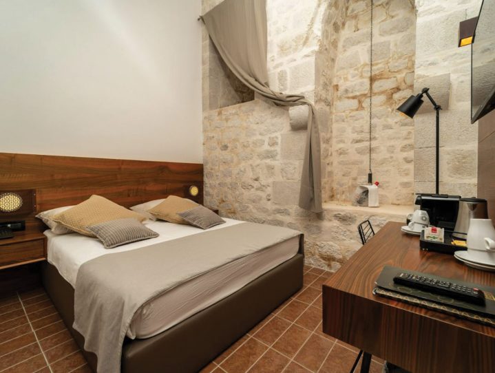 rooms-vrana01